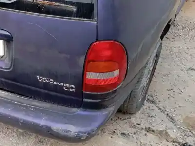 Автозапчастина б/у правий ліхтар для chrysler voyager (gs) 2.5 td посилання на oem iam 