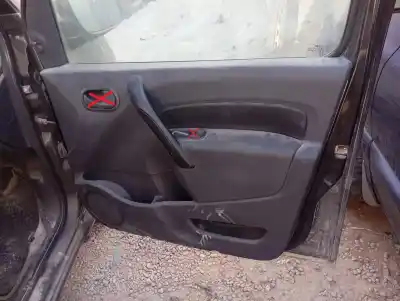 Peça sobressalente para automóvel em segunda mão Forra / Revestimento Da Porta Dianteira Direita por RENAULT KANGOO Dynamique Acción Especial Referências OEM IAM   