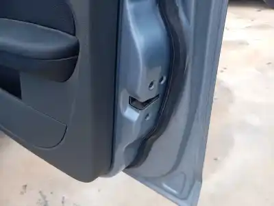 Peça sobressalente para automóvel em segunda mão fechadura da porta dianteira direita por ford focus berlina (cap) ghia referências oem iam 