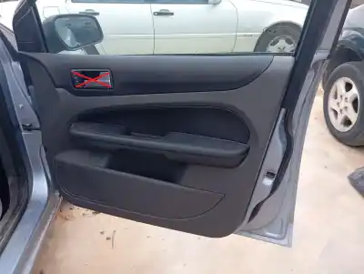 Peça sobressalente para automóvel em segunda mão forra / revestimento da porta dianteira direita por ford focus berlina (cap) ghia referências oem iam 