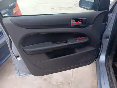 Peça sobressalente para automóvel em segunda mão forra / revestimento da porta dianteira esquerda por ford focus berlina (cap) ghia referências oem iam 