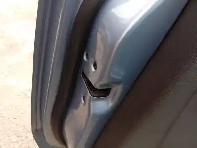 Peça sobressalente para automóvel em segunda mão fechadura da porta dianteira esquerda por ford focus berlina (cap) ambiente (d) referências oem iam 