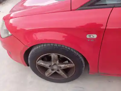 Peça sobressalente para automóvel em segunda mão Guarda-lamas Dianteiro Esquerdo por SEAT LEON (1P1) Comfort Limited Referências OEM IAM   