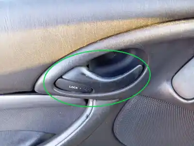 Pièce détachée automobile d'occasion POIGNÉE INTÉRIEURE AVANT GAUCHE pour FORD FOCUS BERLINA (CAK) Ambiente Références OEM IAM   