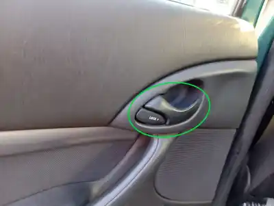 Pièce détachée automobile d'occasion POIGNÉE INTÉRIEURE ARRIÈRE GAUCHE pour FORD FOCUS BERLINA (CAK) Ambiente Références OEM IAM   