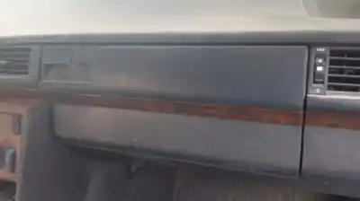 Pièce détachée automobile d'occasion BOITE À GANTS pour MERCEDES-BENZ CLASE E (W124) FAMILIAR 280 TE / E 280 (124.088) 197 CV / 145 KW Références OEM IAM   