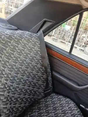 Peça sobressalente para automóvel em segunda mão CINTO DE SEGURANÇA TRASEIRO ESQUERDO por MERCEDES-BENZ CLASE E (W124) BERLINA D-Turbo 300 (124.133) 147 CV / 108 KW Referências OEM IAM   