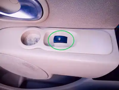 Second-hand car spare part right front power window switch for renault modus confort dynamique oem iam references 