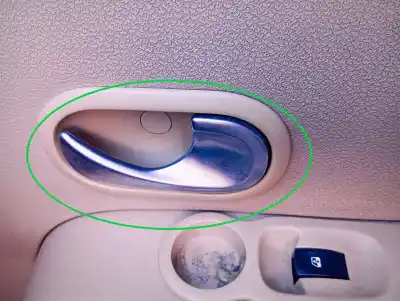 Second-hand car spare part interior right front handle for renault modus confort dynamique oem iam references 