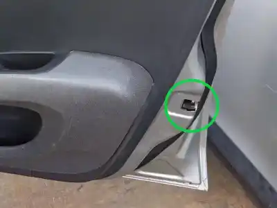 Peça sobressalente para automóvel em segunda mão fechadura da porta dianteira direita por nissan micra (k12e) acenta referências oem iam 