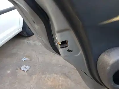 Peça sobressalente para automóvel em segunda mão fechadura da porta traseira esquerda por nissan micra (k12e) acenta referências oem iam 