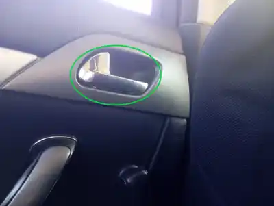 Pezzo di ricambio per auto di seconda mano maniglia interna posteriore sinistra per peugeot 407 sr confort riferimenti oem iam 