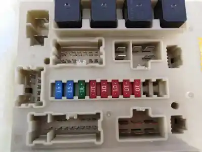 Second-hand car spare part fuse box unit for nissan navara pick-up (d40m) king cab se 4x4 oem iam references 284b6eb30c e3-b4-23-4 