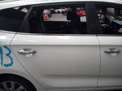 Peça sobressalente para automóvel em segunda mão porta do automóvel traseira direita por kia carens ( ) drive referências oem iam 