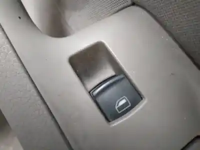 Piesă de schimb auto la mâna a doua Panou Comandã Geamuri Electrice Spate Dreapta pentru AUDI A6 BERLINA (4F2) 2.0 TDI Referințe OEM IAM   