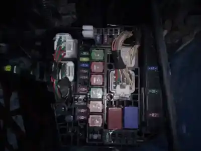 Peça sobressalente para automóvel em segunda mão Caixa De Fusíveis E Relés por TOYOTA YARIS (KSP9/SCP9/NLP9) Blue Referências OEM IAM   