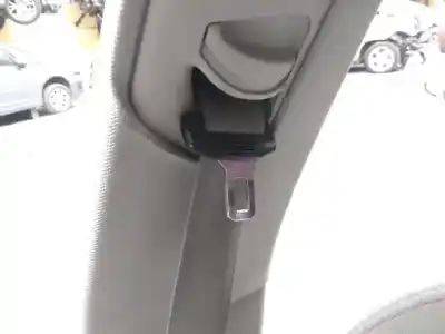 Recambio de automóvil de segunda mano de CINTURON SEGURIDAD DELANTERO DERECHO para AUDI A6 BERLINA (4F2)  referencias OEM IAM   