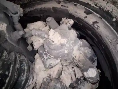 Tweedehands auto-onderdeel remklauw links voor voor ford tourneo courier (c4a) ambiente oem iam-referenties 