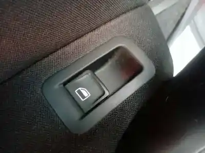 Pièce détachée automobile d'occasion Commande De Lève Vitre Arrière Gauche pour VOLKSWAGEN GOLF VII LIM. (5G1) Edition BlueMotion Références OEM IAM   