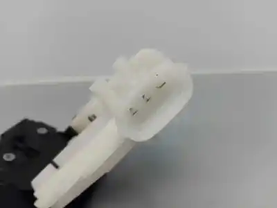 Second-hand car spare part trunk lock for toyota auris advance oem iam references  e3-b2-2-3 