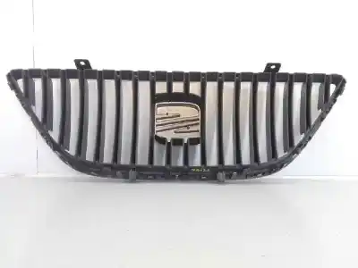 Second-hand car spare part front grille for seat exeo berlina (3r2)  oem iam references 3r0853679 p2-a2-23 