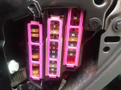 Pièce détachée automobile d'occasion boîtes à fusibles pour audi a5 sportback (8t) 2.0 tdi (140kw) références oem iam   