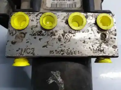 Peça sobressalente para automóvel em segunda mão abs por renault clio iii luxe privilege referências oem iam 8200334969 e1-a1-8-1 0265800411