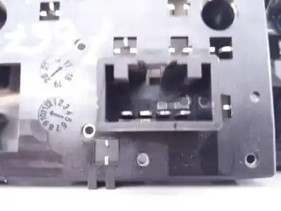 Second-hand car spare part interior light for kia stonic (ybcuv) vision oem iam references 92800f2000 e3-a3-29-1 