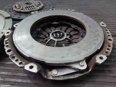 Second-hand car spare part clutch kit for toyota hilux (kun) 2.5 turbodiesel oem iam references 312100k360 p1-a5-8 312500k350