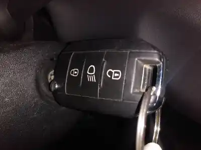 Recambio de automóvil de segunda mano de antirrobo para peugeot 208 active referencias oem iam   