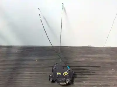 Pièce détachée automobile d'occasion serrure de porte avant droite pour toyota auris active références oem iam a046693