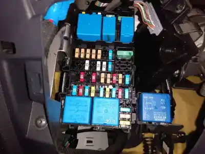 Pezzo di ricambio per auto di seconda mano scatola relè/fusibili per renault captur 1.5 dci diesel fap energy riferimenti oem iam   