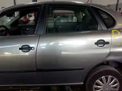 Recambio de automóvil de segunda mano de puerta trasera izquierda para seat cordoba berlina (6l2) reference referencias oem iam   