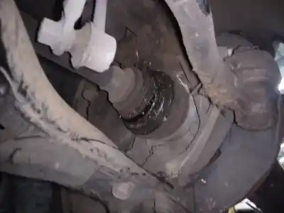 Pièce détachée automobile d'occasion moyeu de roue avant droite pour toyota prius (nhw20) basis références oem iam 