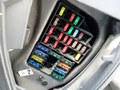 Pièce détachée automobile d'occasion boîtes à fusibles pour dacia logan mcv ambiance références oem iam   
