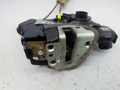 Second-hand car spare part front right door lock for toyota corolla (e12) 2.0 d-4d sol berlina oem iam references  e2-b4-10-2 