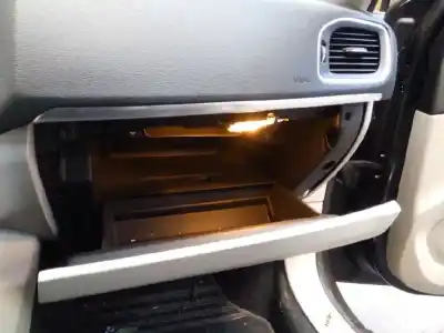 Автозапчастина б/у бардачок для volvo v40 r-design посилання на oem iam   