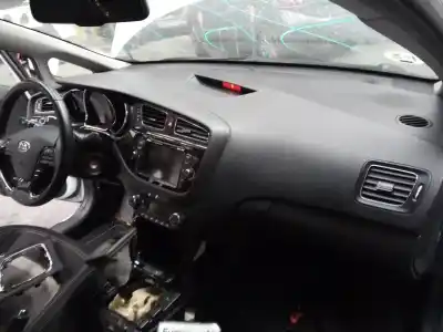 Recambio de automóvil de segunda mano de KIT AIRBAG para KIA CEE´D  referencias OEM IAM 95910A2320  