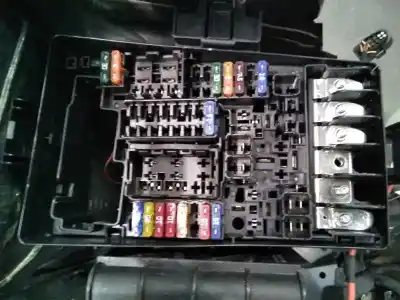 Second-hand car spare part fuse box unit for seat ateca (kh7) reference busines oem iam references 5q0937615c  