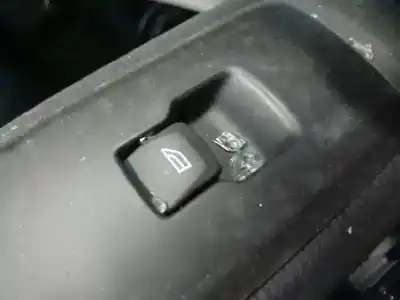 Peça sobressalente para automóvel em segunda mão botão / interruptor elevador vidro traseiro direito por land rover discovery 4 tdv6 se referências oem iam 