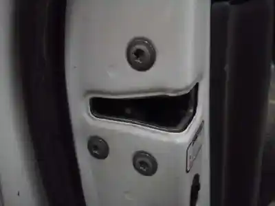 Автозапчасти б/у замок задней левой двери за TOYOTA LAND CRUISER (J12) 3.0 Turbodiesel ссылки OEM IAM   