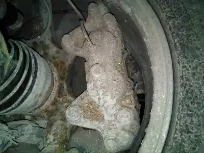 Автозапчасти б/у передний правый тормозной суппорт за toyota land cruiser (j12) 3.0 d4-d vxl ссылки oem iam 