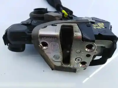 Автозапчасти б/у замок левой передней двери за toyota land cruiser (j12) 3.0 d4-d vxl ссылки oem iam 166111720 e1-b4-13-2 