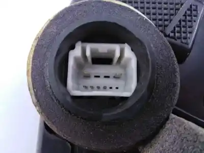 Автозапчасти б/у замок левой передней двери за toyota land cruiser (j12) 3.0 d4-d vxl ссылки oem iam 166111720 e1-b4-13-2 