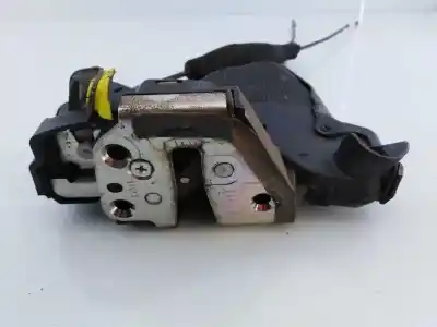 Автозапчасти б/у замок левой передней двери за toyota land cruiser (j12) 3.0 d4-d vxl ссылки oem iam 166111720 e1-b4-13-2 