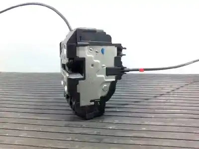 Second-hand car spare part left front door lock for nissan note (e11e) tekna oem iam references 10707a12 e2-a4-45-1 