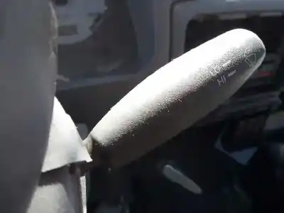 Pièce détachée automobile d'occasion Commande D'essuie Glace pour NISSAN CABSTAR 01.04 -> (TL_ VL_) Références OEM IAM   