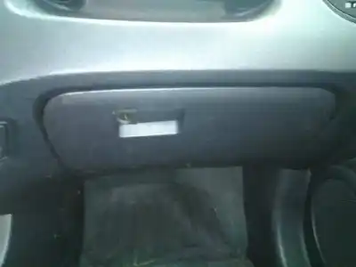 Second-hand car spare part glove compartment for kia sportage lx 4x4 oem iam references 