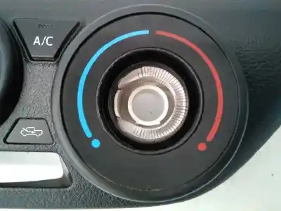 Автозапчастина б/у контроль опалення / кондиціонації для toyota hilux (kun) 2.5 turbodiesel посилання на oem iam  e3-b2-14-3 