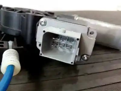 Second-hand car spare part driver left window regulator for opel corsa e color edition ecoflex oem iam references 13447038 e2 -b6-23-1 